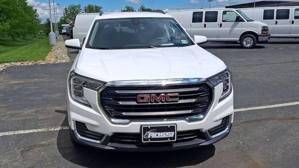 Used 2024 GMC Terrain SLE SUV