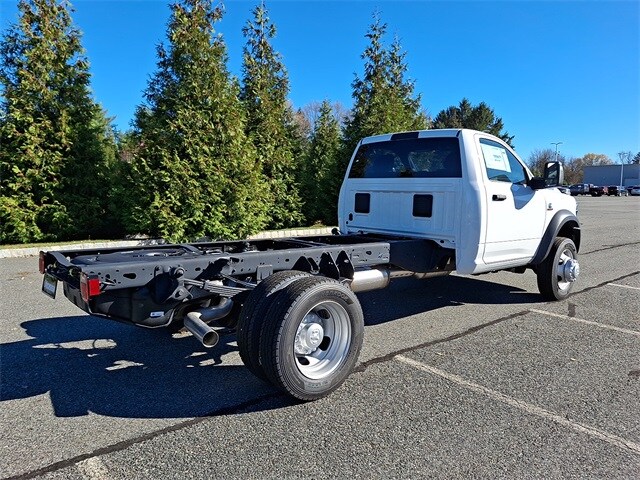 2026 Ram 5500 Tradesman photo 4