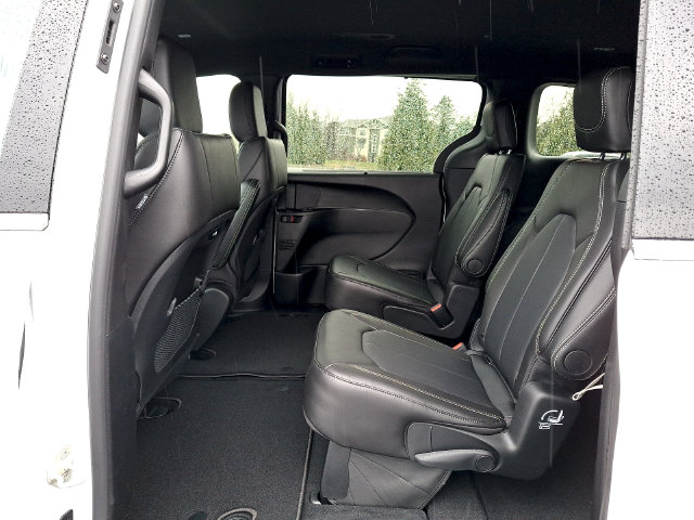 2026 Chrysler Pacifica Select - Photo 8