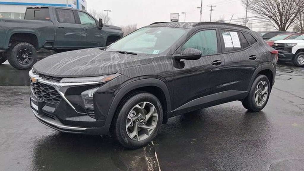 Used 2024 Chevrolet Trax LT SUV