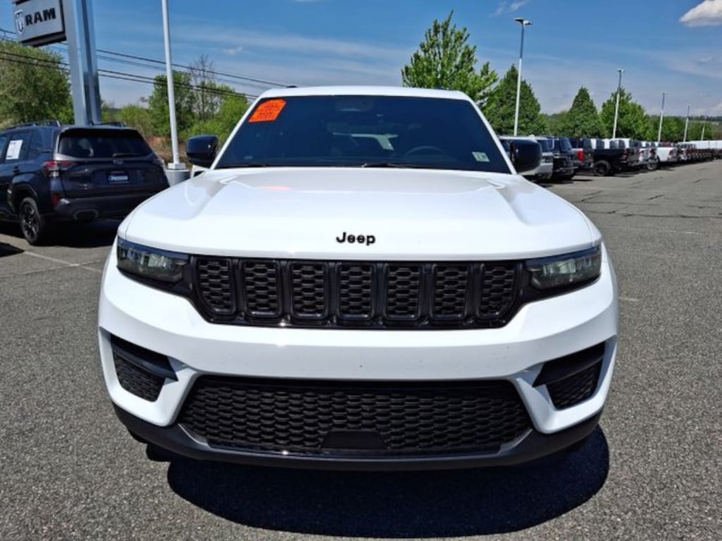 Used 2025 Jeep Grand Cherokee Altitude X SUV
