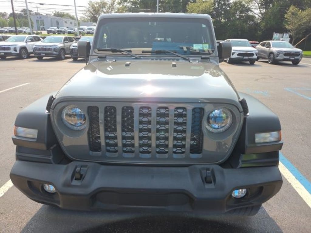 Used 2020 Jeep Gladiator Sport Truck Crew Cab
