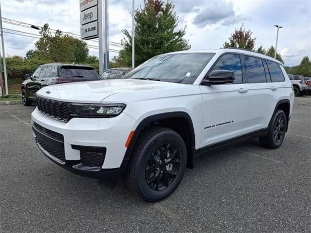 New 2025 Jeep Grand Cherokee L ALTITUDE X Sport Utility
