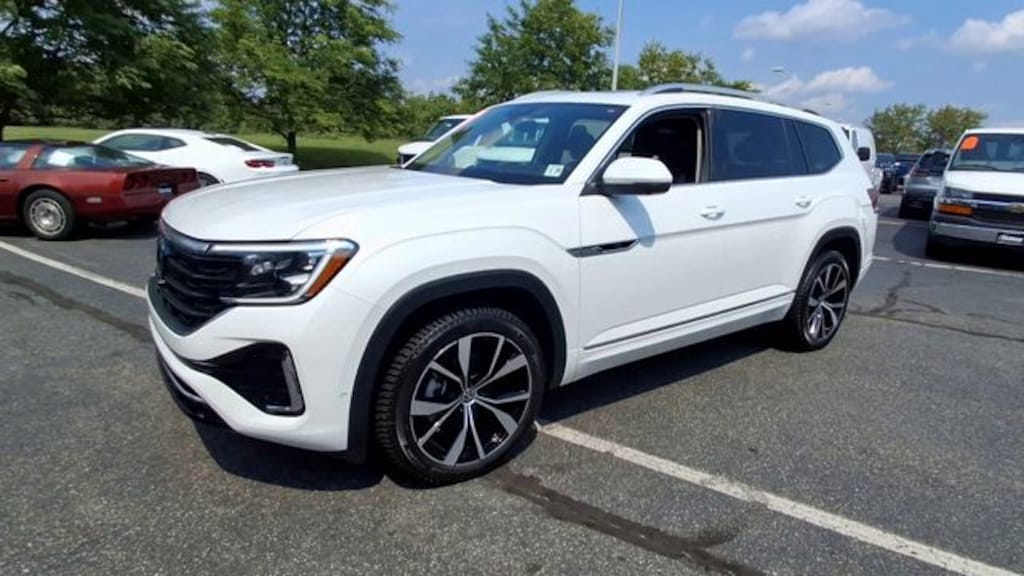 Used 2024 Volkswagen Atlas 2.0T SEL Premium R-Line SUV