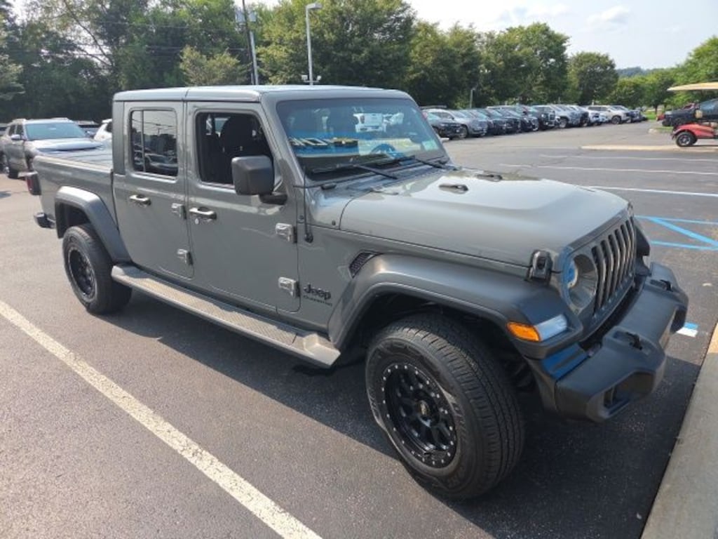 Used 2020 Jeep Gladiator Sport Truck Crew Cab