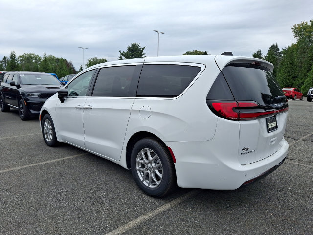 2026 Chrysler Pacifica Select - Photo 4