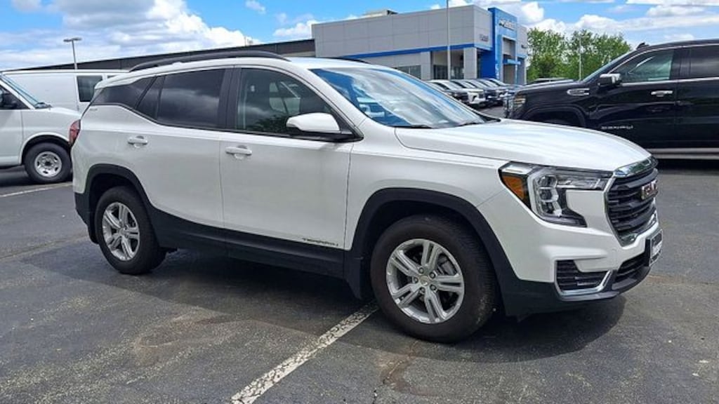 Used 2024 GMC Terrain SLE SUV