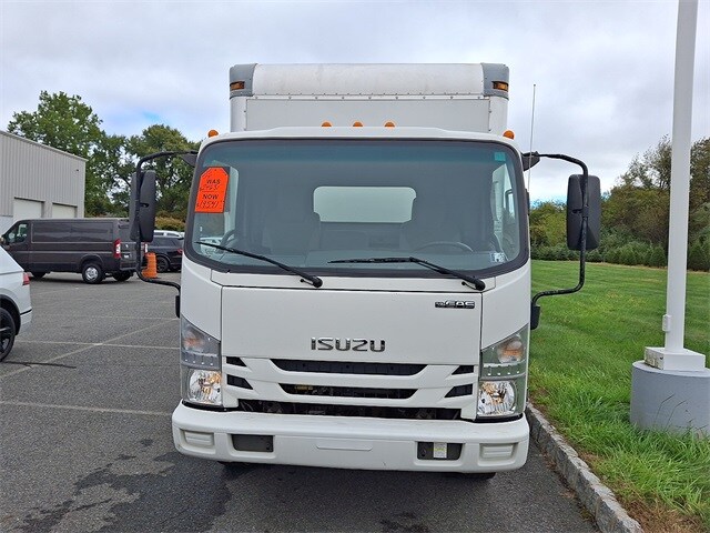 2019 Isuzu NPR photo 2