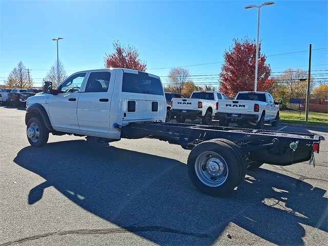 2026 Ram 5500 Tradesman photo 3