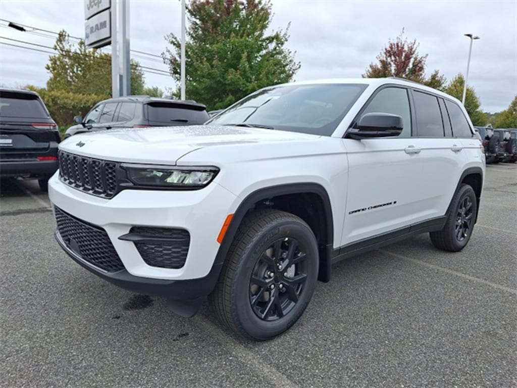 New 2025 Jeep Grand Cherokee Altitude X Sport Utility