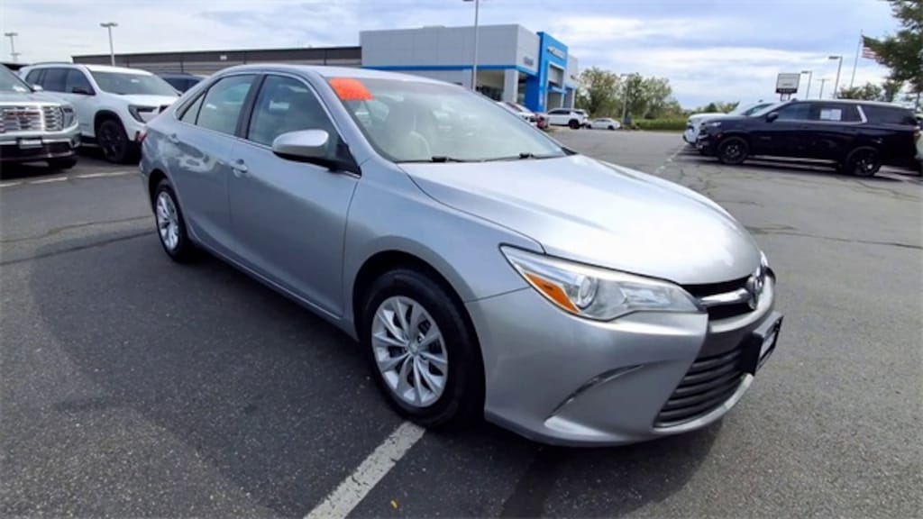 Used 2016 Toyota Camry LE Sedan