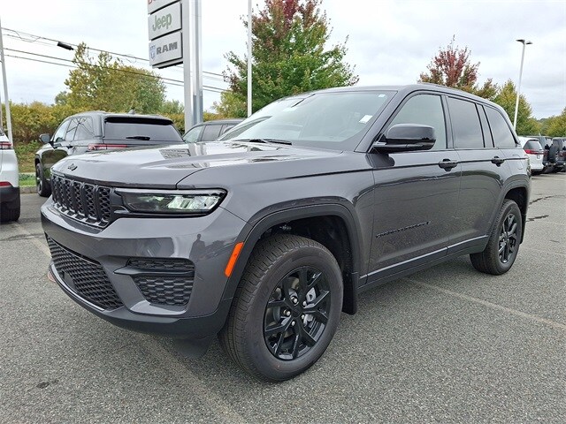 2025 Jeep Grand Cherokee Altitude X photo 2