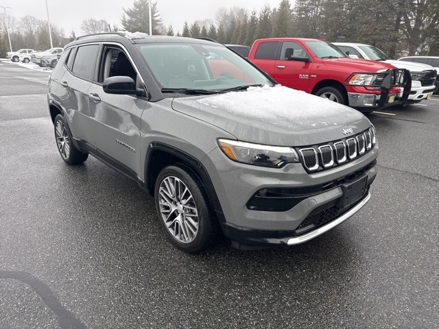 2022 Jeep Compass Limited's photo