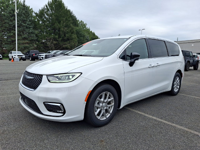 2026 Chrysler Pacifica Select - Photo 3