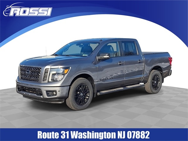 2019 Nissan Titan SV's photo