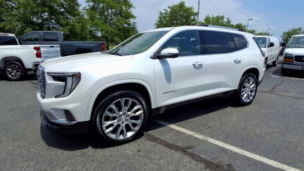 Used 2025 GMC Acadia Denali SUV