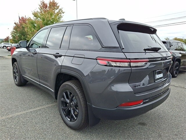 2025 Jeep Grand Cherokee Altitude X photo 3