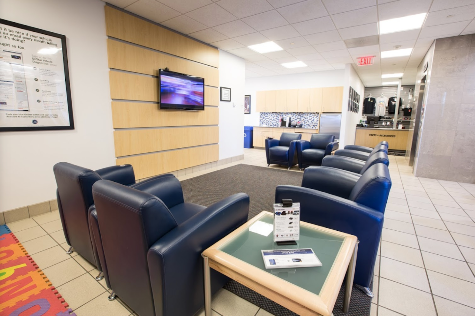 Rossi Chevrolet customer waiting lounge in Washington, NJ