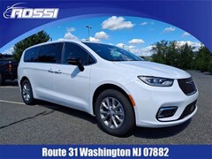 2026 Chrysler Pacifica Select Passenger Van