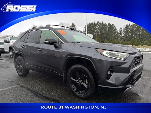 2020 Toyota RAV4 XSE's photo
