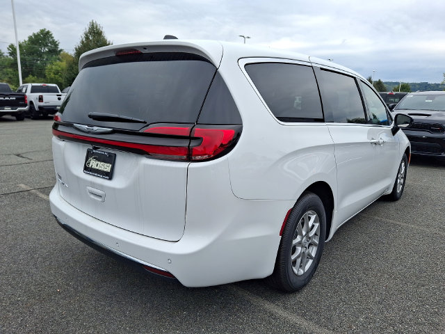 2026 Chrysler Pacifica Select - Photo 5