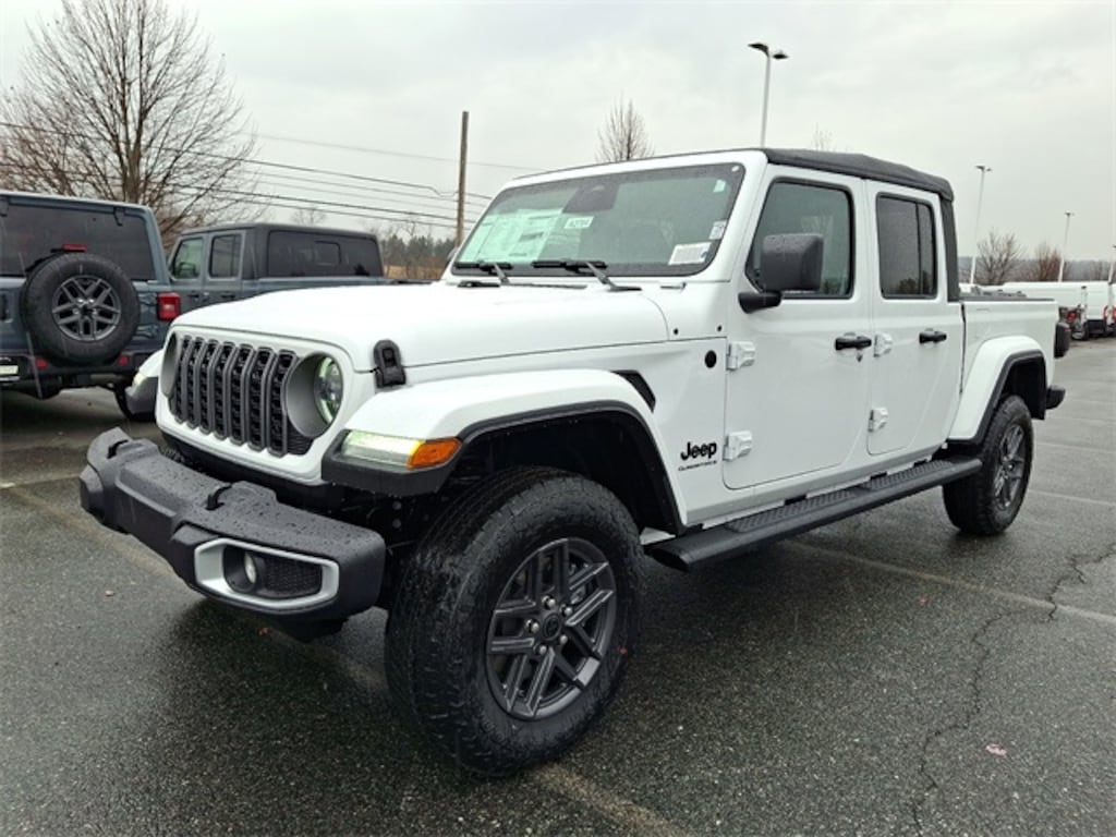 New 2026 Jeep Gladiator Sport S Pickup