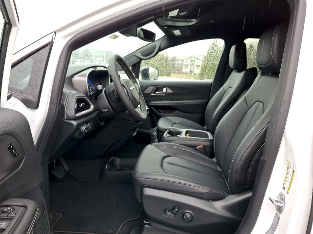 2026 Chrysler Pacifica Select - Photo 7