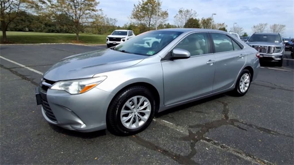 Used 2016 Toyota Camry LE Sedan