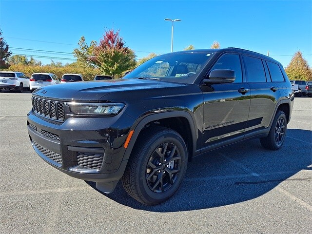 2025 Jeep Grand Cherokee Altitude X photo 3