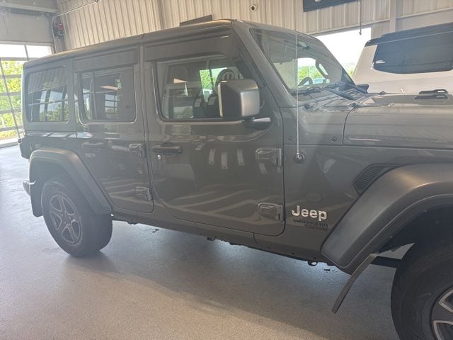 2019 Jeep Wrangler Sport S's photo