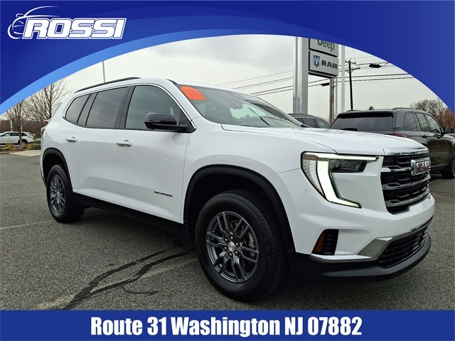 2025 GMC Acadia Elevation's photo