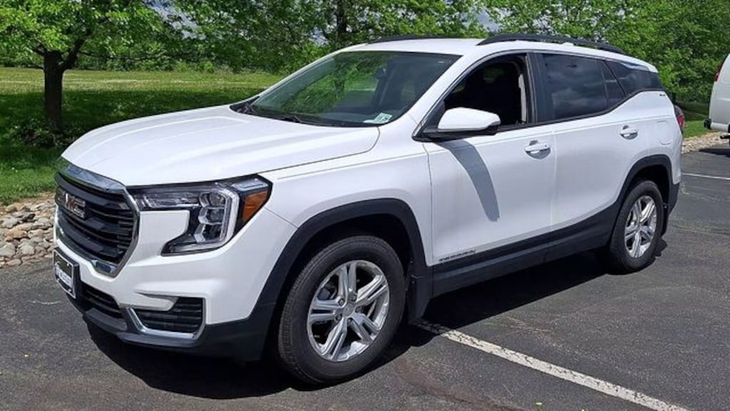 Used 2024 GMC Terrain SLE SUV