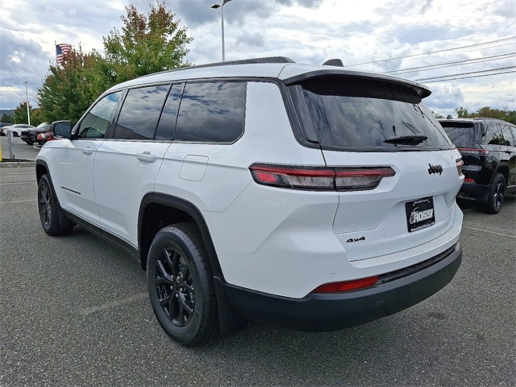 New 2025 Jeep Grand Cherokee L ALTITUDE X Sport Utility