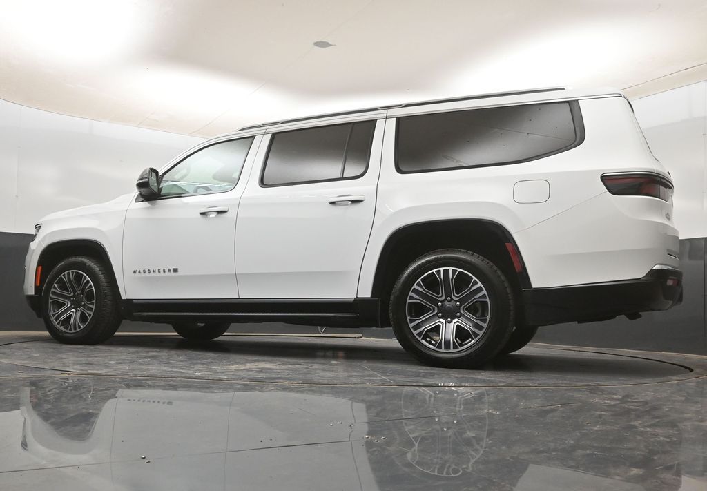 2024 Jeep Wagoneer L Series II - Photo 18