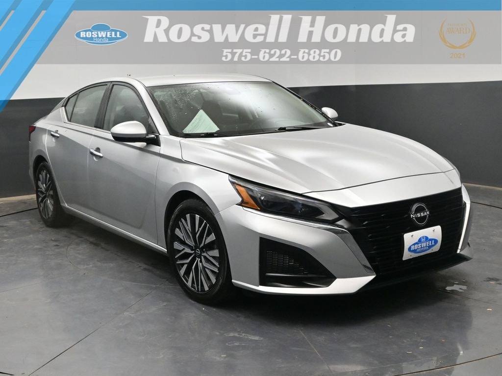 2023 Nissan Altima SV's photo