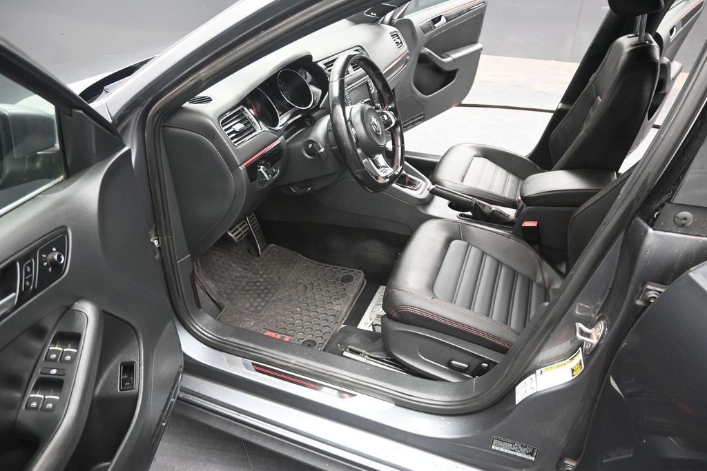 2017 Volkswagen Jetta GLI - Photo 10