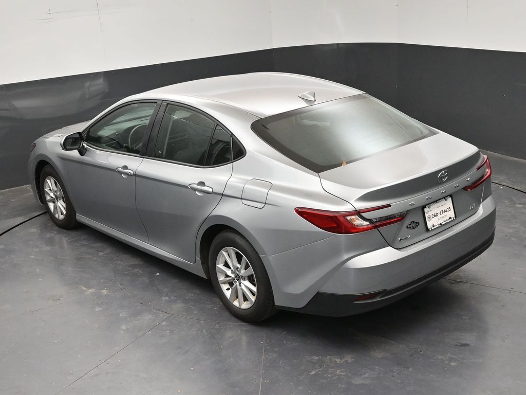 2025 Toyota Camry LE - Photo 28
