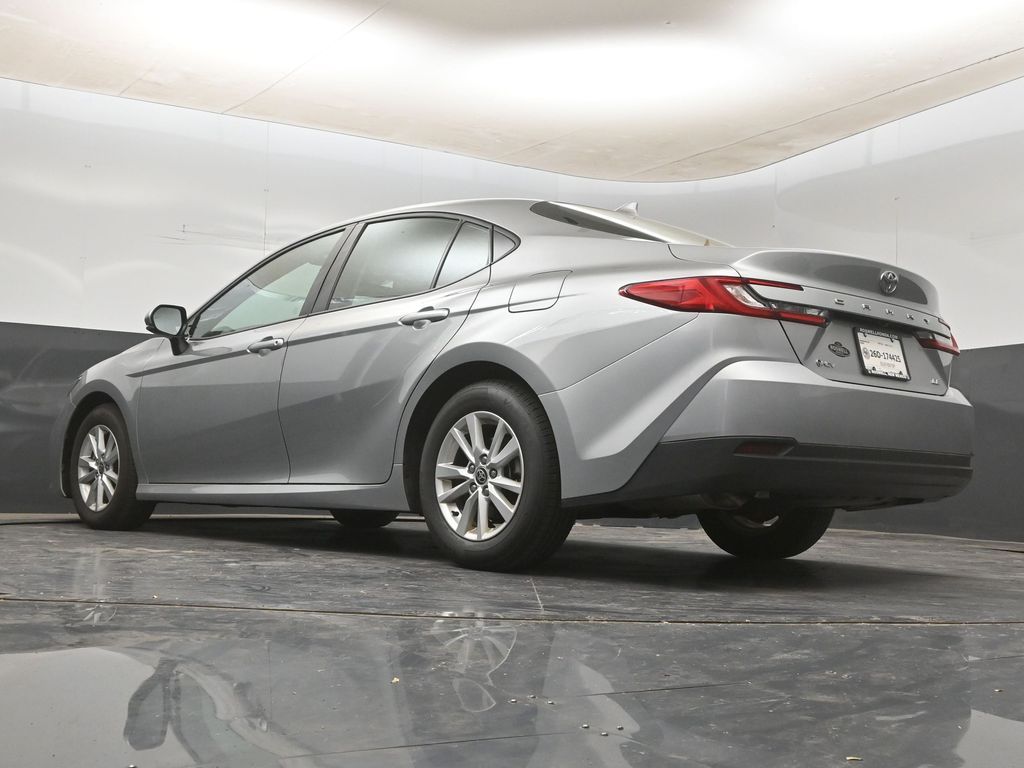 2025 Toyota Camry LE - Photo 19