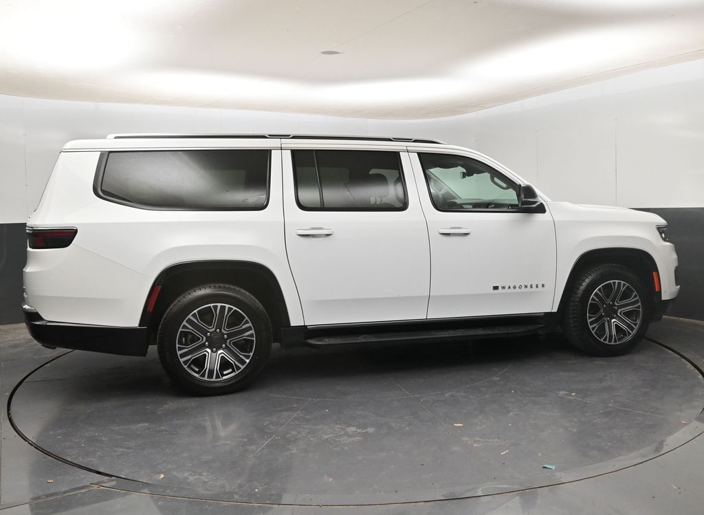2024 Jeep Wagoneer L Series II - Photo 8