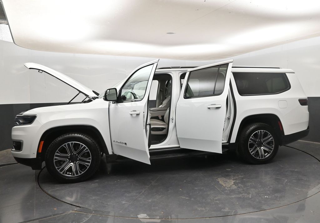 2024 Jeep Wagoneer L Series II - Photo 34