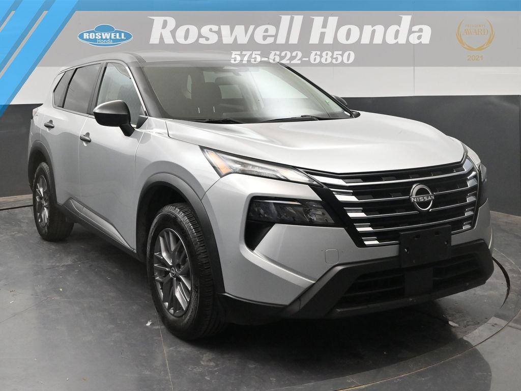 2024 Nissan Rogue S FWD's photo
