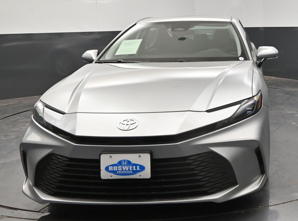 2025 Toyota Camry LE - Photo 3