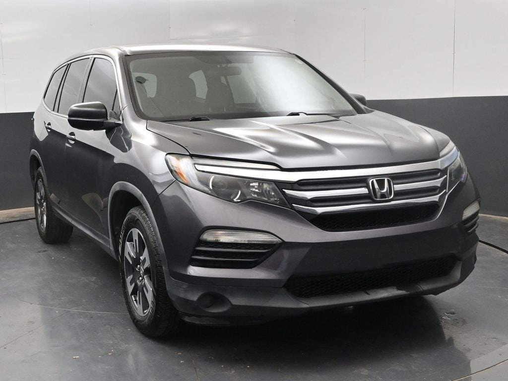 Used 2018 Honda Pilot LX with VIN 5FNYF5H11JB000779 for sale in Roswell, NM