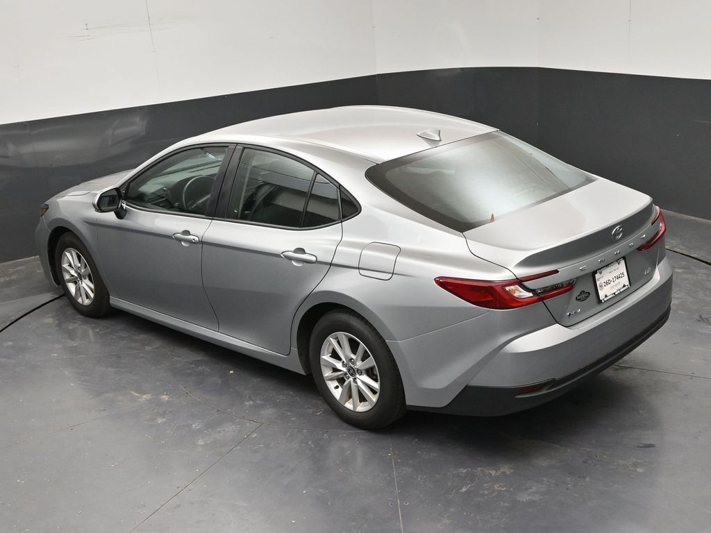 2025 Toyota Camry LE - Photo 27