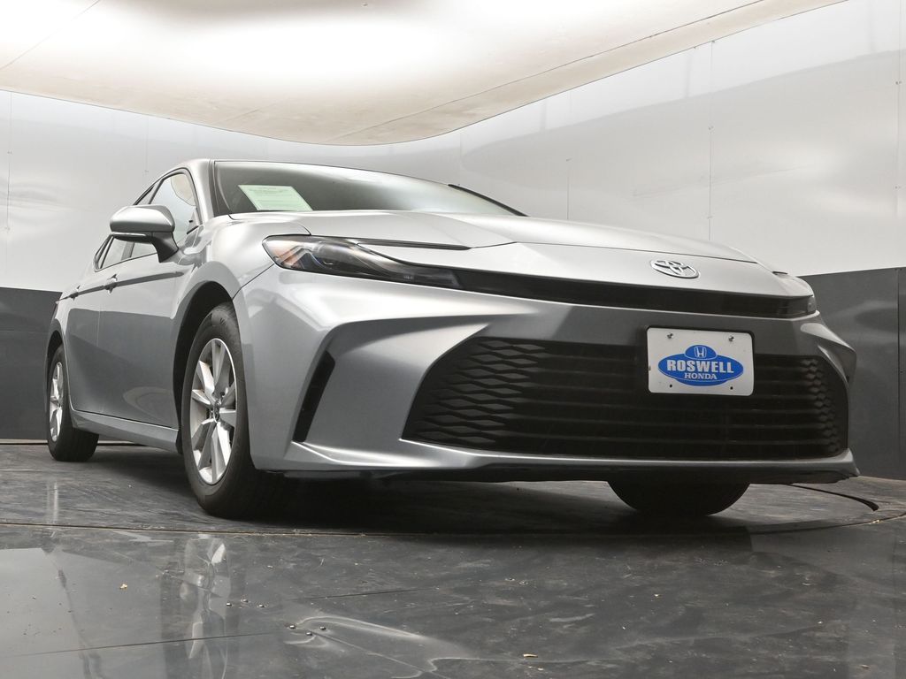 2025 Toyota Camry LE - Photo 15