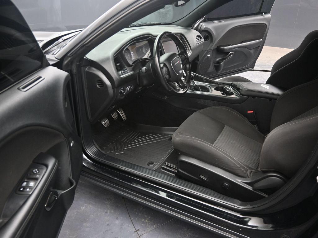 2022 Dodge Challenger R/T - Photo 12