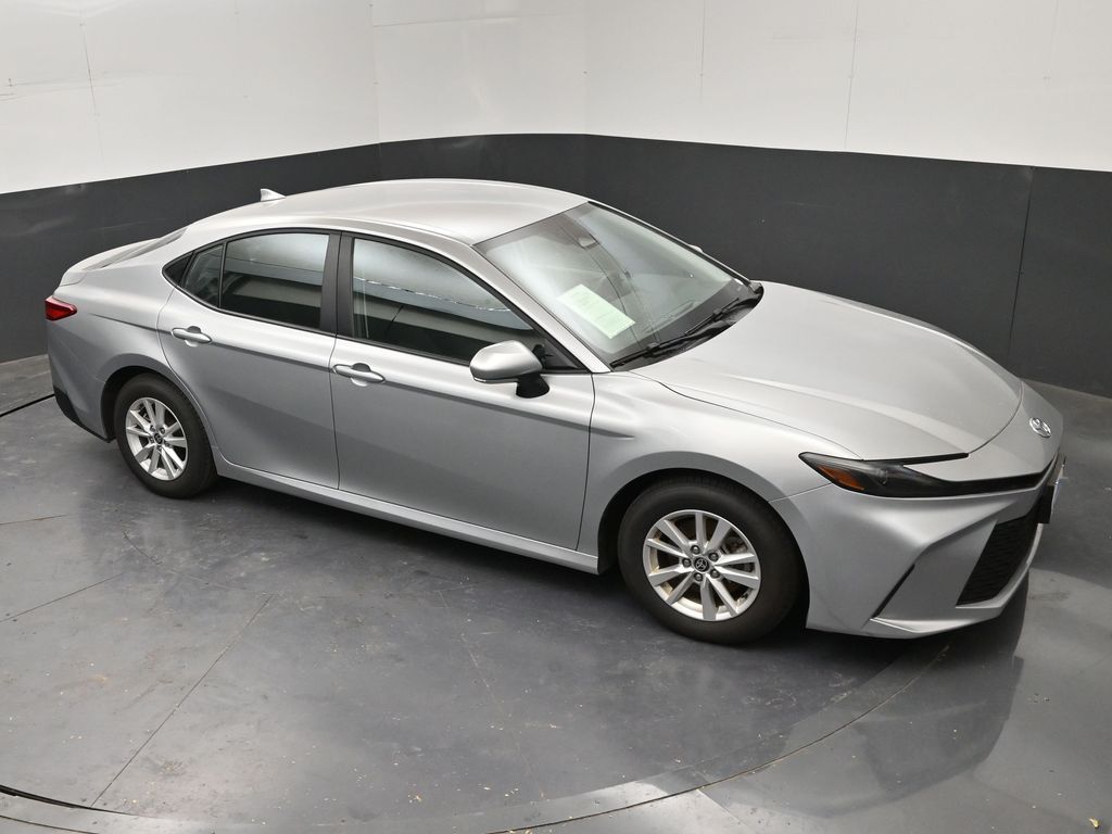 2025 Toyota Camry LE - Photo 22