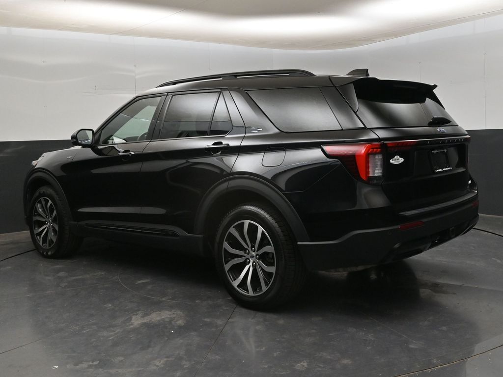 2025 Ford Explorer ST-LINE - Photo 6