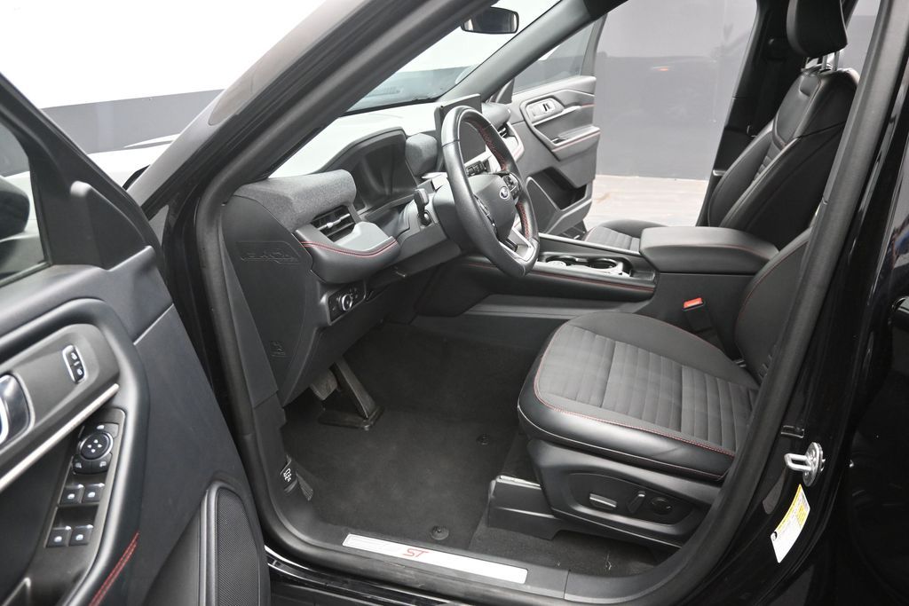 2025 Ford Explorer ST-LINE - Photo 10