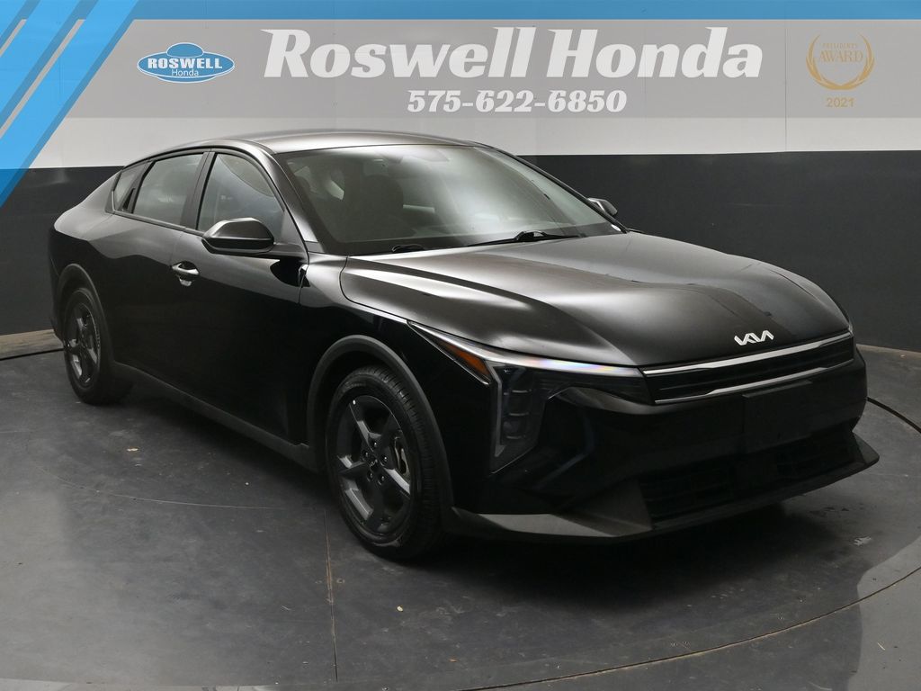 2025 Kia K4 LXS AT's photo